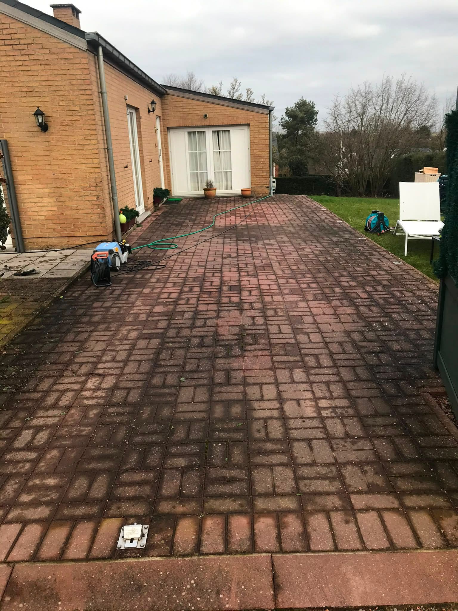 Terrasse pavés nettoyée — entretien